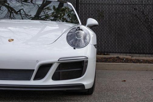 2017 Porsche 911 Carrera GTS