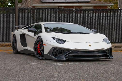 2017 Lamborghini Aventador LP740-4S