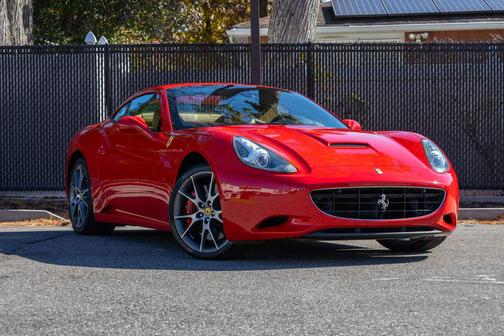 2010 Ferrari California Base