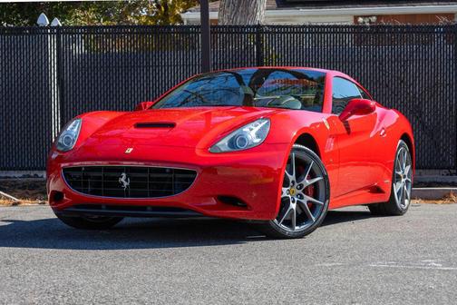 2010 Ferrari California Base