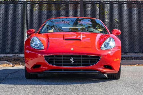 2010 Ferrari California Base