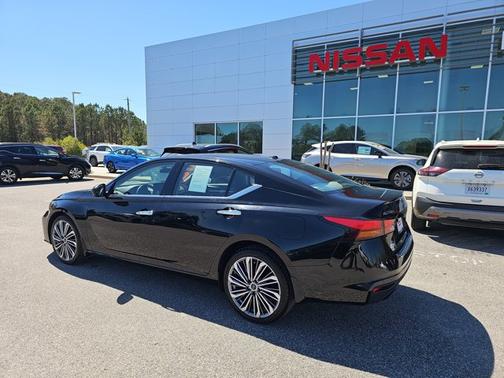 2023 Nissan Altima 2.5 SL