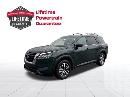 2025 Nissan Pathfinder SL