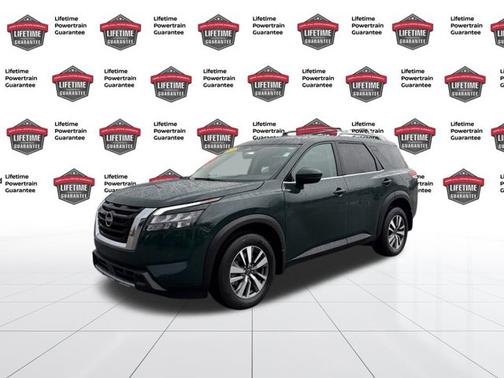 2025 Nissan Pathfinder SL