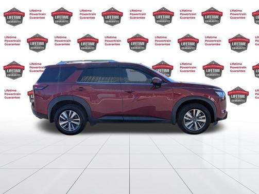 2022 Nissan Pathfinder SL