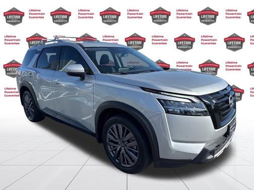 2023 Nissan Pathfinder SL