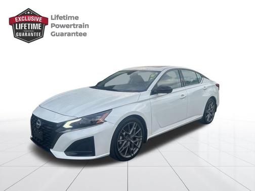 White 2023 Nissan Altima 2.0 SR