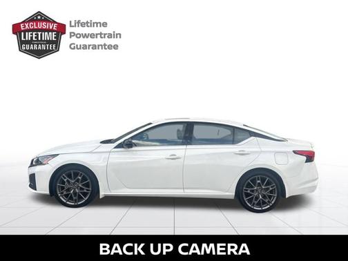 White 2023 Nissan Altima 2.0 SR
