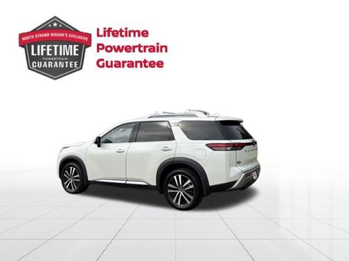 White 2024 Nissan Pathfinder Platinum