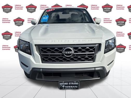 2024 Nissan Frontier SV