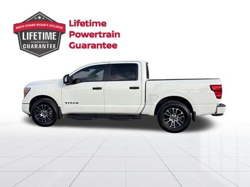 2024 Nissan Titan SV