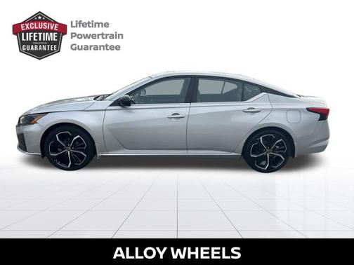 Brilliant Silver Metallic 2023 Nissan Altima 2.5 SR