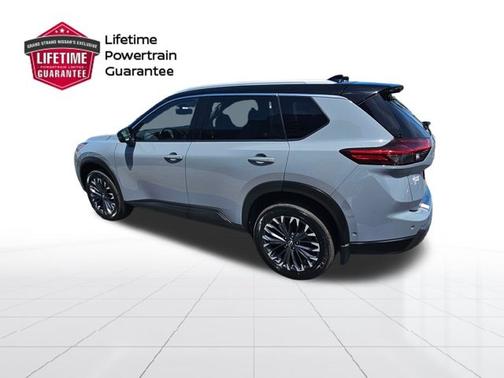 Boulder Gray Pearl / Super Black 2025 Nissan Rogue SL