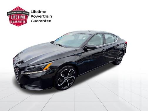Black 2025 Nissan Altima SR