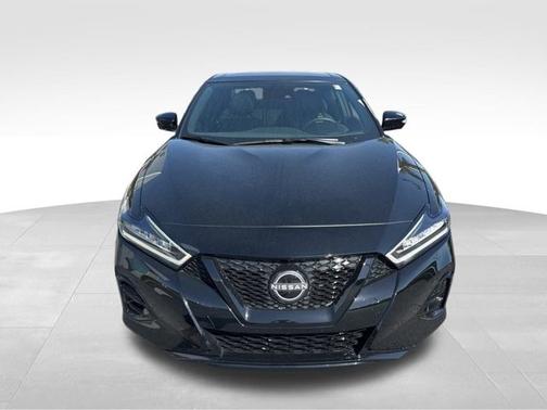 2023 Nissan Maxima SR