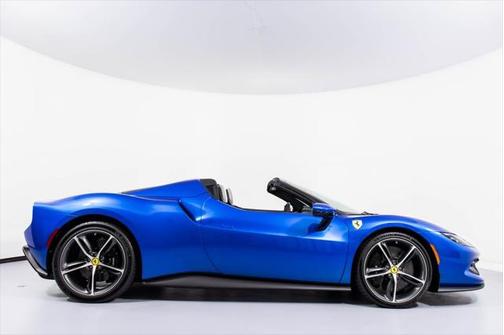 2024 Ferrari 296 GTS Base