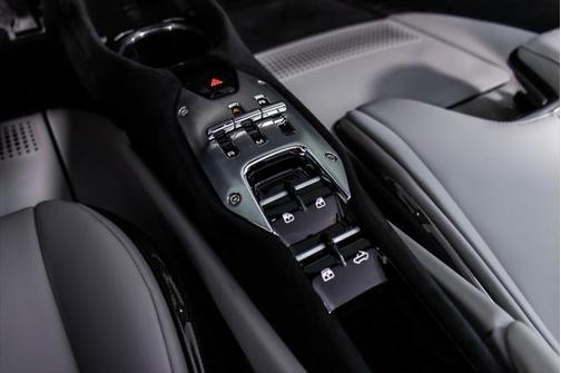 2024 Ferrari 296 GTS Base
