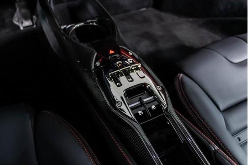 2023 Ferrari SF90 Stradale Base
