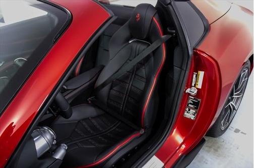 2023 Ferrari 812 GTS Base