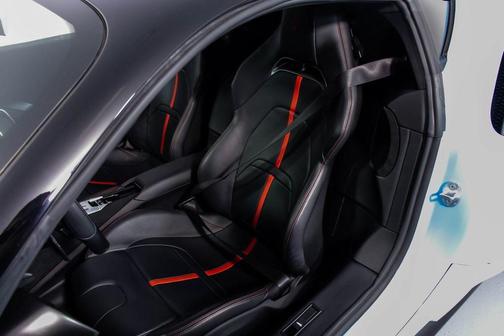 2022 Ferrari SF90 Stradale Base