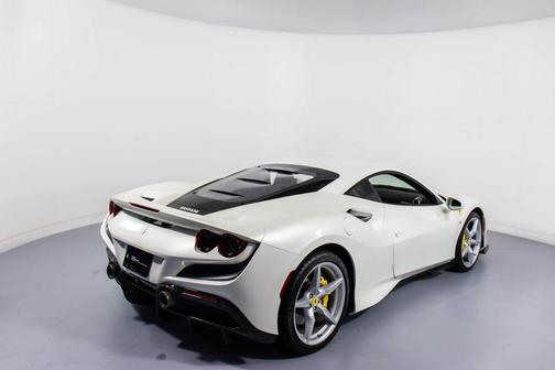 2020 Ferrari F8 Tributo Base