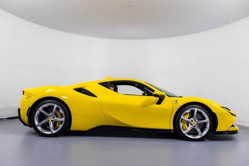 2022 Ferrari SF90 Stradale Base
