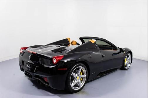 2015 Ferrari 458 Spider Base