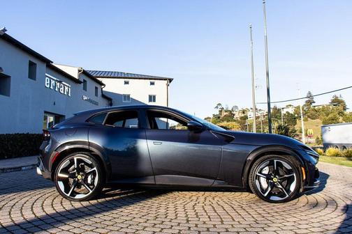 2024 Ferrari Purosangue Base