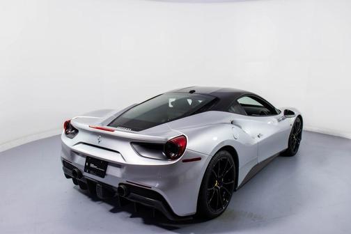 2016 Ferrari 488 GTB Base
