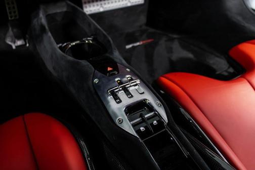 2022 Ferrari SF90 Stradale Base