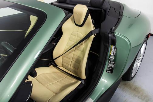 Verde Dora 2024 Ferrari Roma Spider Base