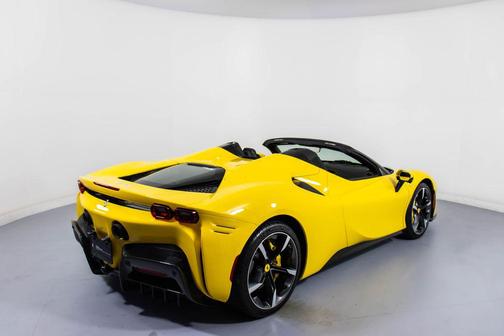 Giallo Modena 2023 Ferrari SF90 Spider Base