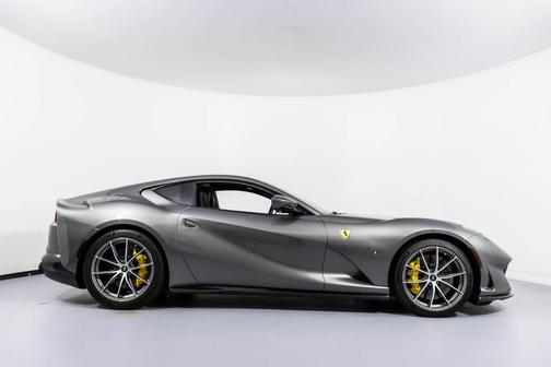 2020 Ferrari 812 Superfast Base