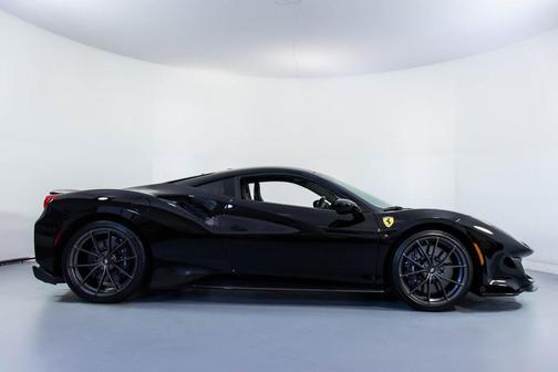 2020 Ferrari 488 Pista Base