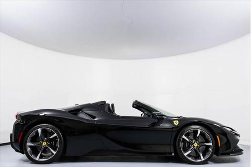 2023 Ferrari SF90 Spider Base