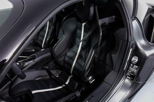 2023 Ferrari SF90 Stradale Base