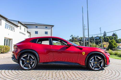Rosso Portofino 2024 Ferrari Purosangue Base