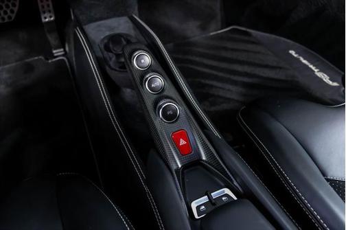 2020 Ferrari F8 Tributo Base
