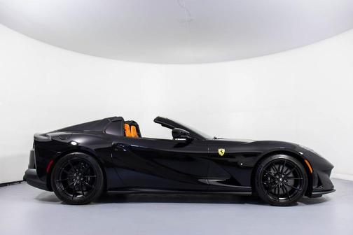2023 Ferrari 812 GTS Base
