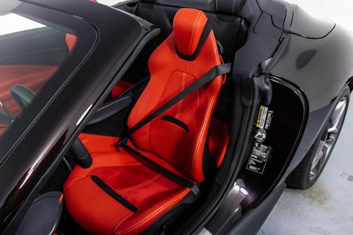 Nero Noctis Black 2025 Ferrari Roma Spider Base