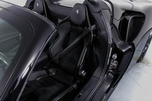 2025 Ferrari SF90 Spider Base