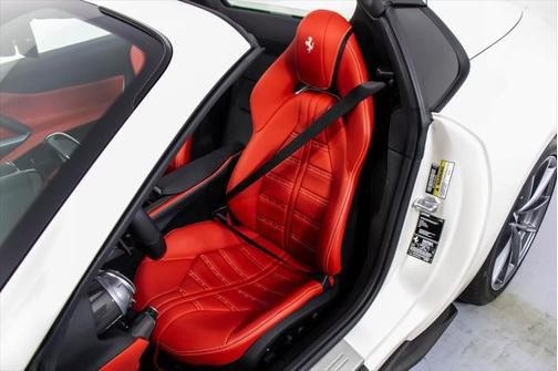 2022 Ferrari 812 GTS Base