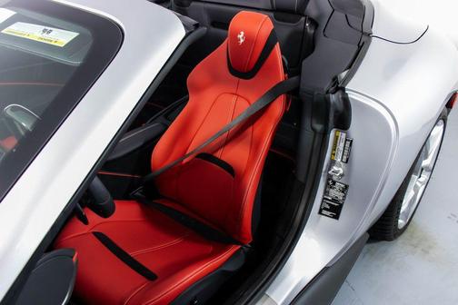 2025 Ferrari Roma Spider Base