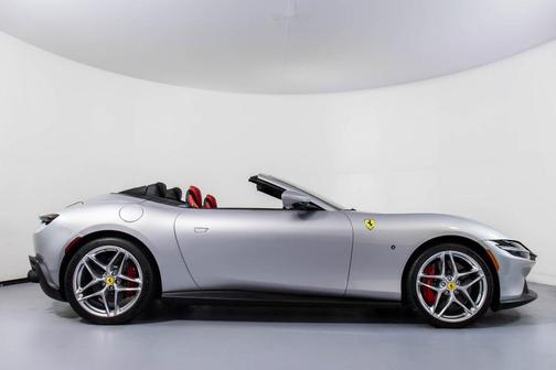 2025 Ferrari Roma Spider Base