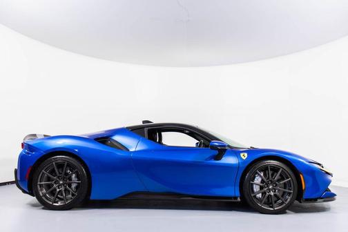 2022 Ferrari SF90 Stradale Base