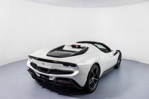 2025 Ferrari 296 GTS 