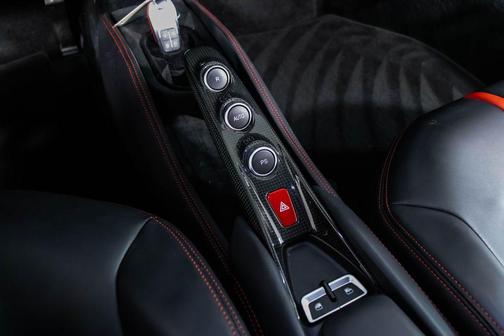 2020 Ferrari F8 Tributo Base