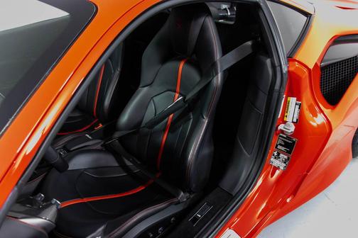 2020 Ferrari F8 Tributo Base