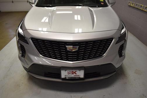 Photo 3 of 25 of 2019 Cadillac XT4 Premium Luxury