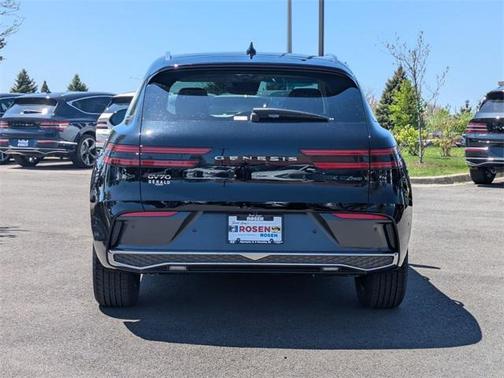 2026 Genesis GV70 2.5T Advanced